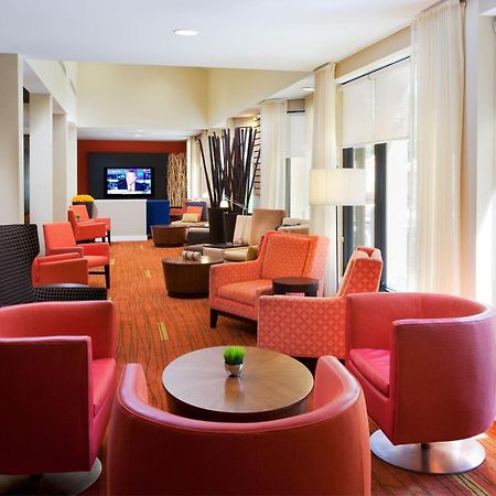 Отель Courtyard Sacramento Airport Natomas Экстерьер фото