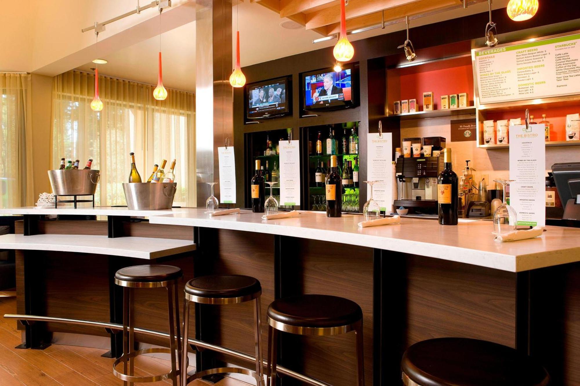 Отель Courtyard Sacramento Airport Natomas Экстерьер фото